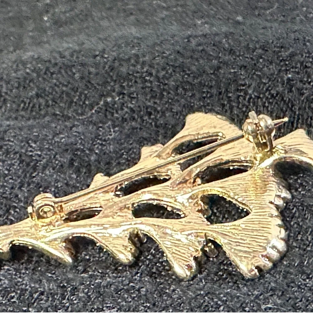 Vintage Christmas Tree Brooch Gold Tone Glitter Textured Holiday Pin